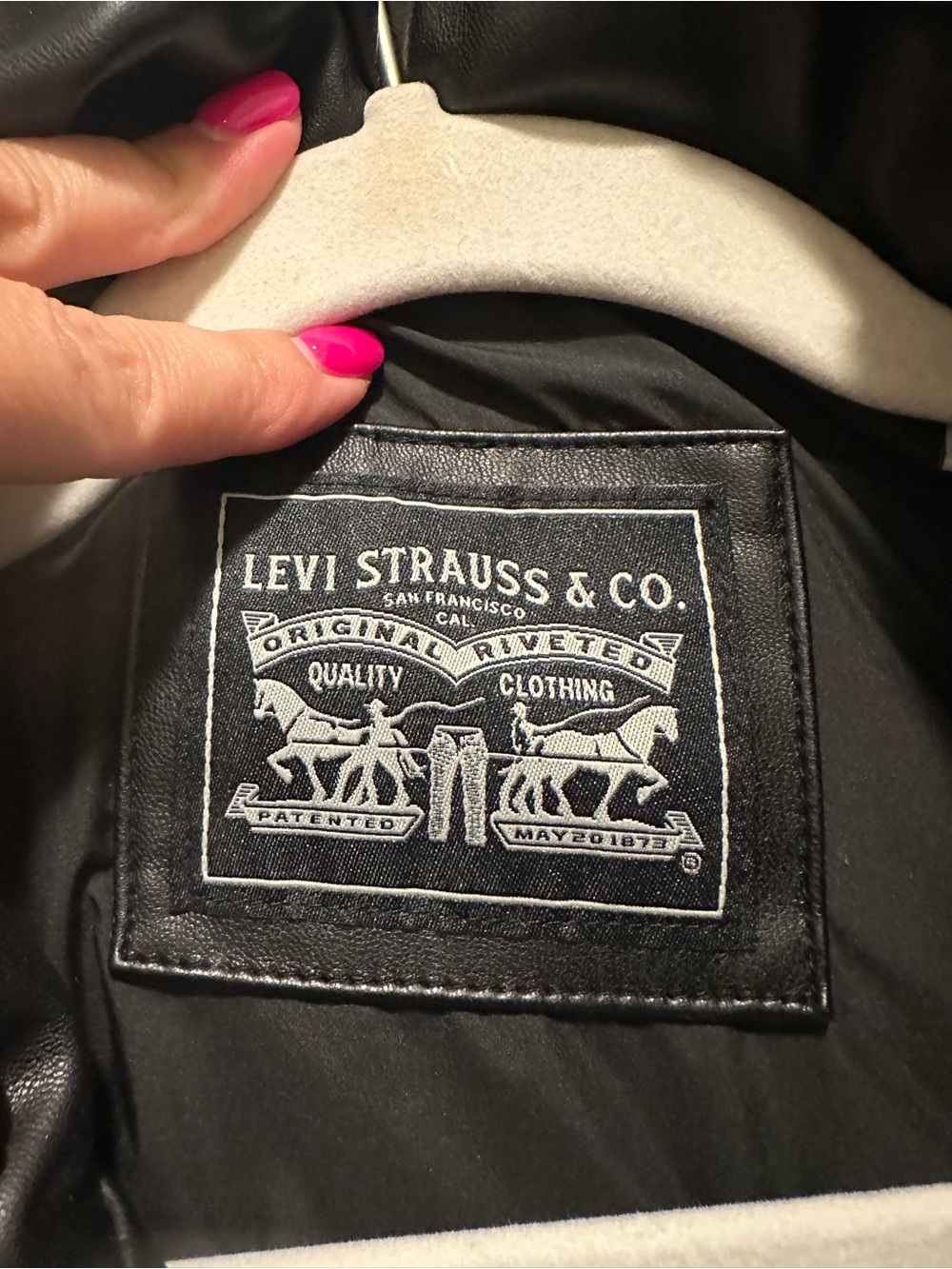 Levi's Black Quilted Faux-Leather Belted Vest - Picture 4 of 5